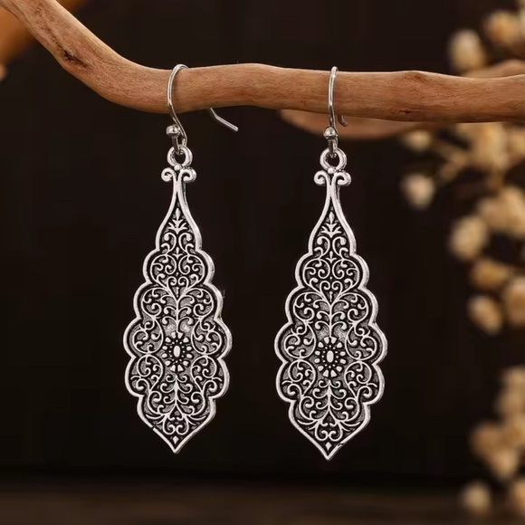 Vintage Filigree Leaf Flower Long Drop Earrings – Boho Wedding - Picture 3 of 13